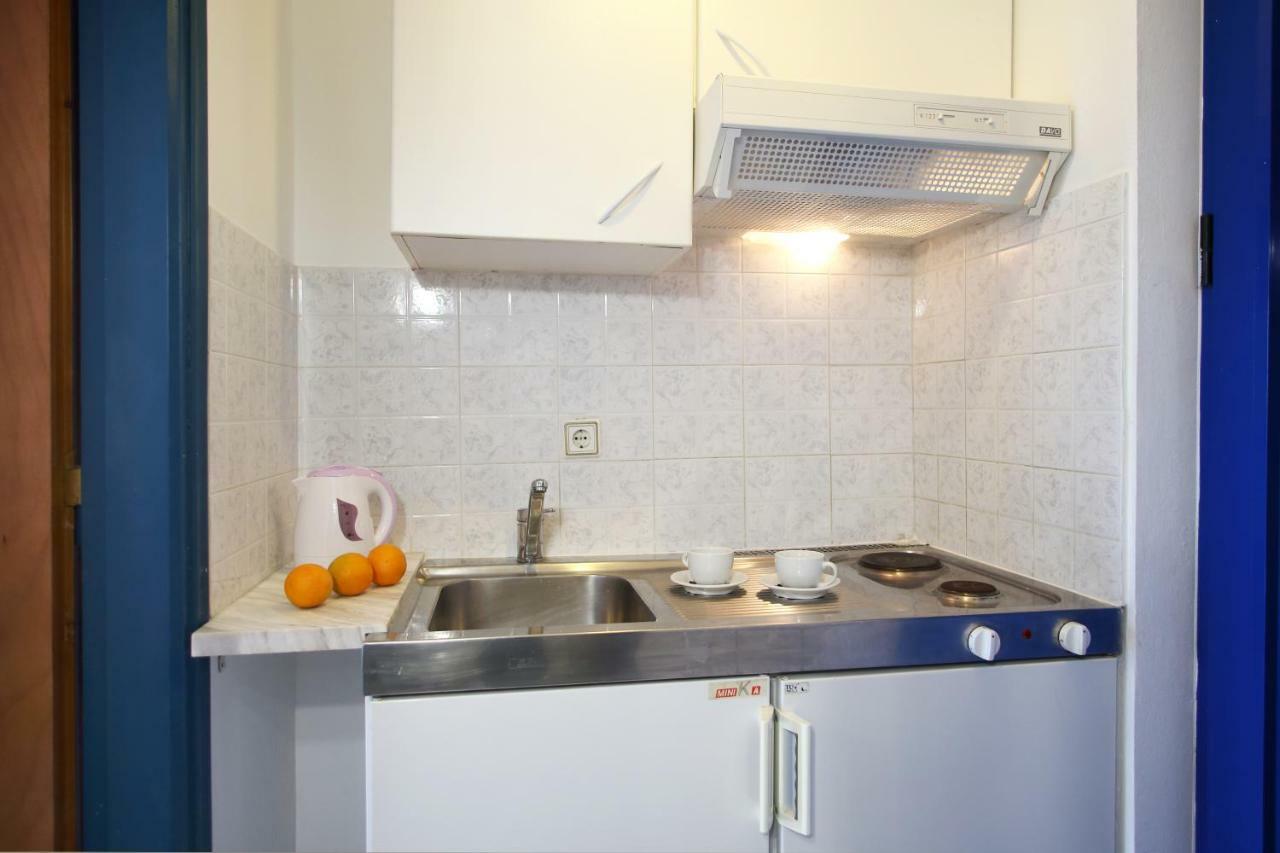 Theocharis Bros - Studios Apartments Áyios Nikítas Extérieur photo