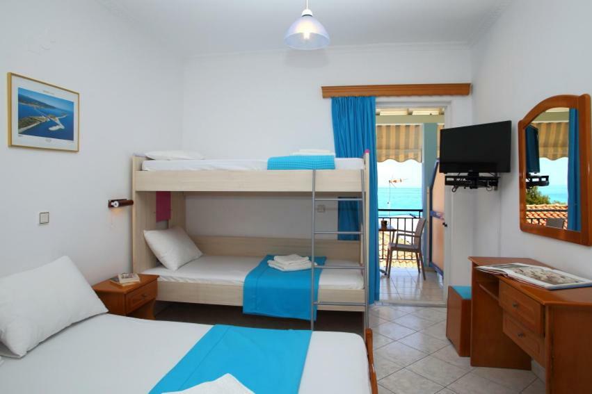Theocharis Bros - Studios Apartments Áyios Nikítas Extérieur photo